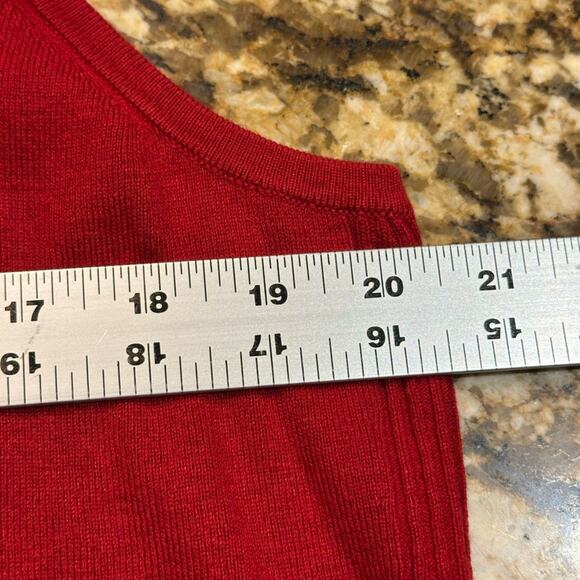 Chico’s Size 2 (Medium) Sleeveless Turtleneck Sweater with Ribbed Sides - Picture 5 of 5